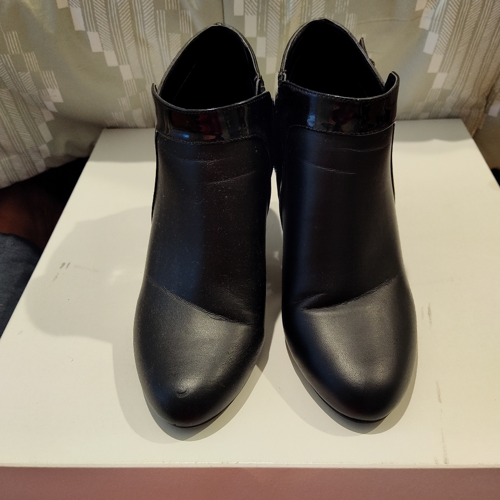 Bandolino Black booties